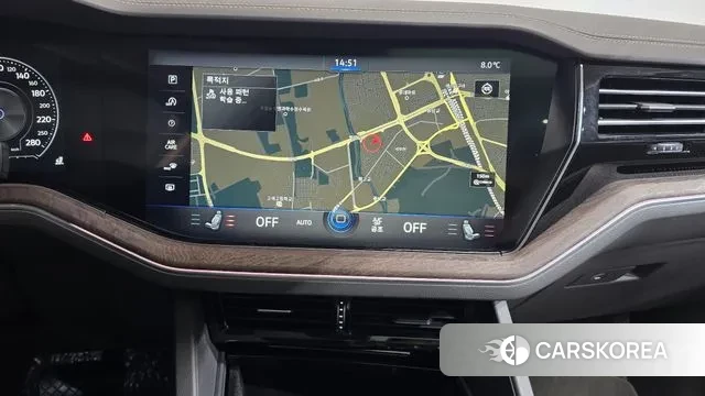 Volkswagen Touareg 3rd generation 2023 Белый из Кореи, фото 5