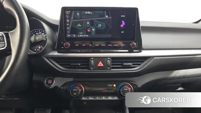 Kia The New K3 2nd generation 2021 Белый из Кореи, фото 5