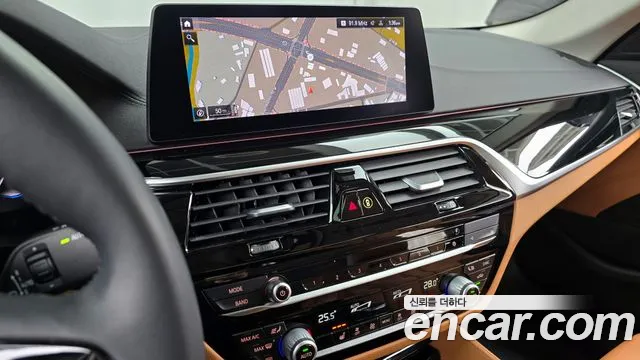 BMW 5 Series (G30) 2020 Серебристо-серый из Кореи, фото 5