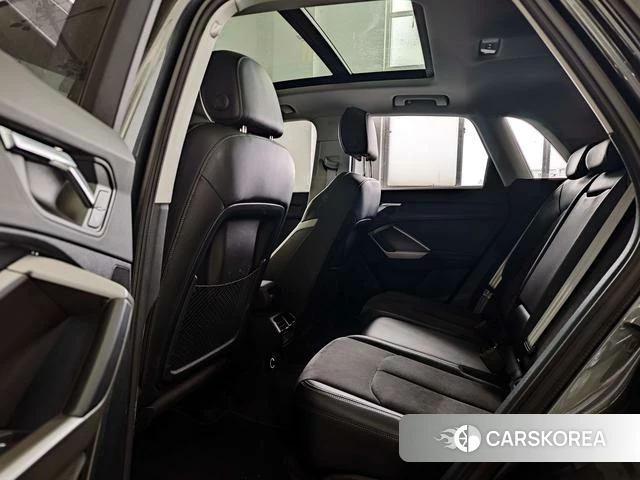 Audi Q3 2021 Темно-серый из Китая, фото 5