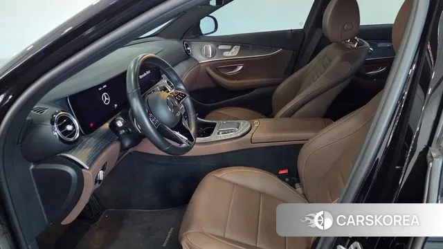 Mercedes-Benz E-Class W213 2023 Черный из Кореи, фото 5