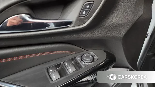 Chevrolet (GM Daewoo) Trax Crossover 2023 Белый из Кореи, фото 5