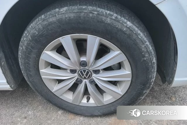 Volkswagen Lavida 2023 Белый из Китая, фото 5
