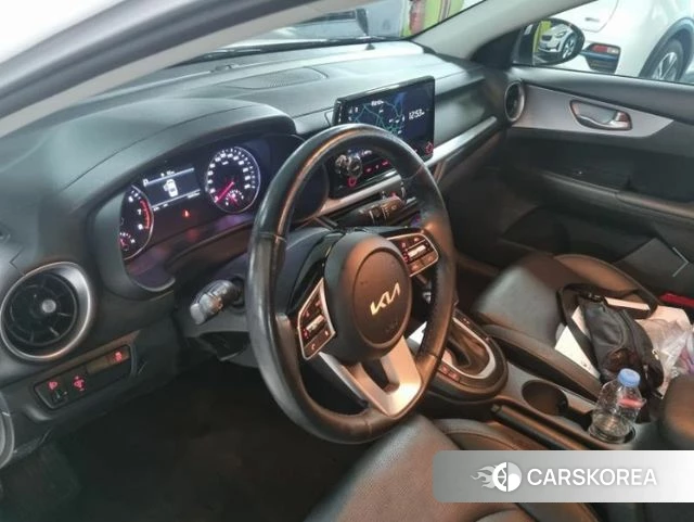 Kia The New K3 2nd generation 2022 Белый из Кореи, фото 5