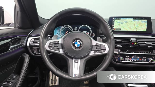 BMW 5 Series (G30) 2018 Белый из Кореи, фото 5