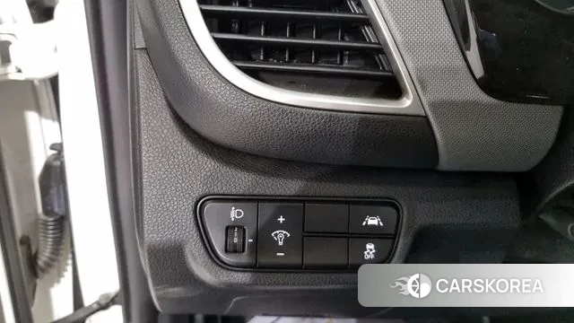 Kia Seltos 2022 Белый из Кореи, фото 5