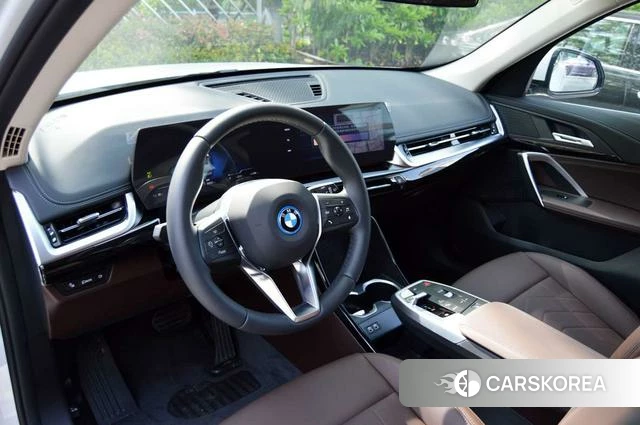 BMW iX1 2025 Белый из Китая, фото 5