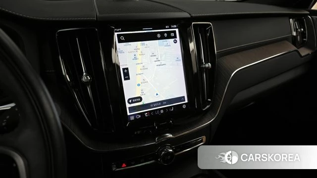 Volvo XC60 second Generation 2022 Белый из Кореи, фото 5