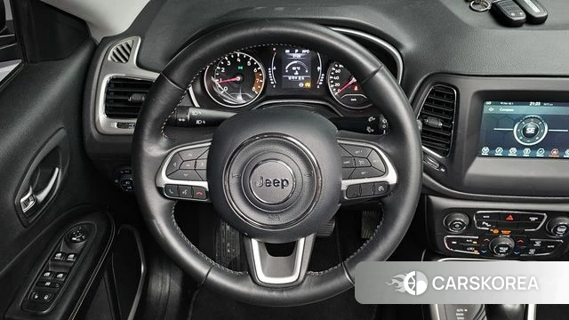 Jeep Compass 2nd Generation 2018 Серый из Кореи, фото 5