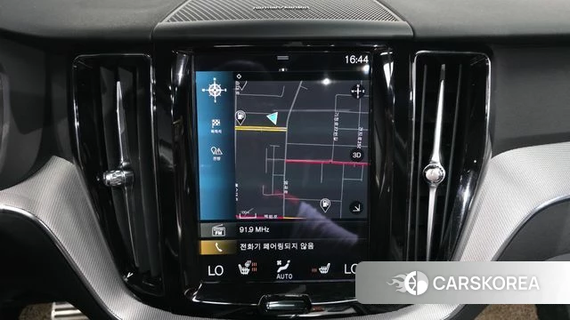 Volvo XC60 second Generation 2021 Белый из Кореи, фото 5