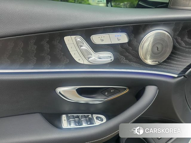 Mercedes-Benz E-Class W213 2023 Белый из Кореи, фото 5