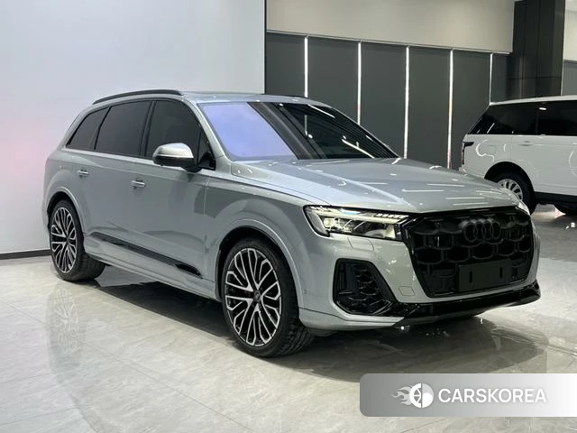 Audi SQ7 2025 Серебристо-серый из Китая, фото 5