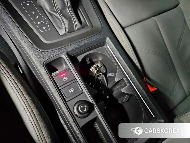 Audi Q3 (F3) 2022 Белый из Кореи, фото 5
