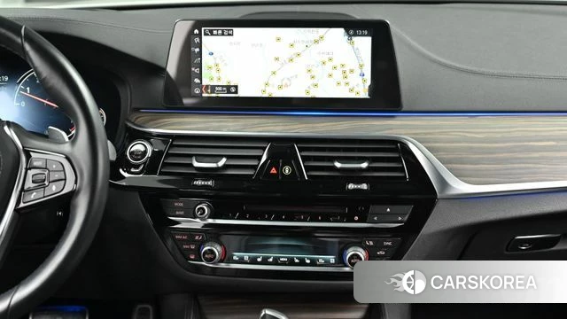 BMW 5 Series (G30) 2018 Белый из Кореи, фото 5