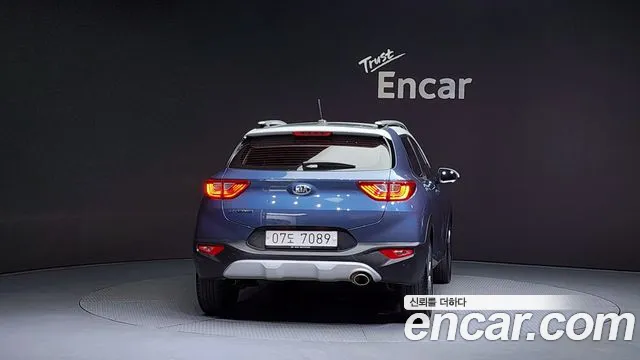 Kia Stonic 2018 Синий из Кореи, фото 5