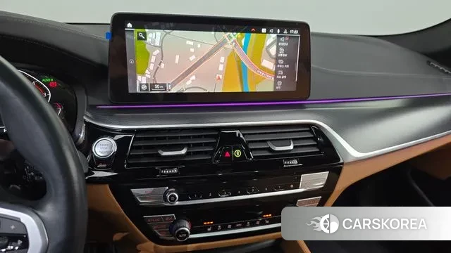 BMW 5 Series (G30) 2023 Белый из Кореи, фото 5