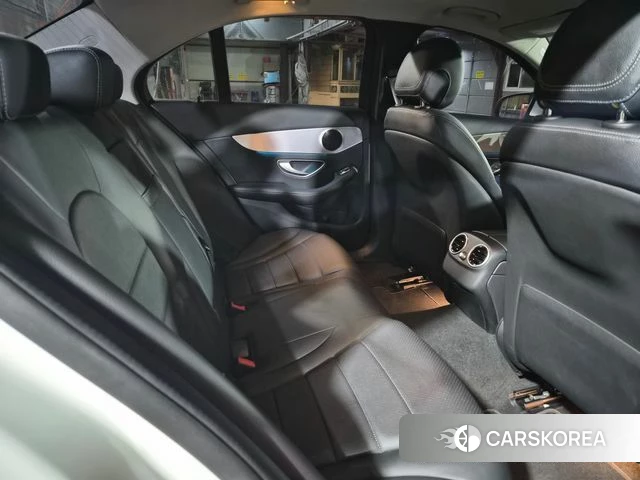 Mercedes-Benz C-Class W205 2018 Белый из Кореи, фото 5