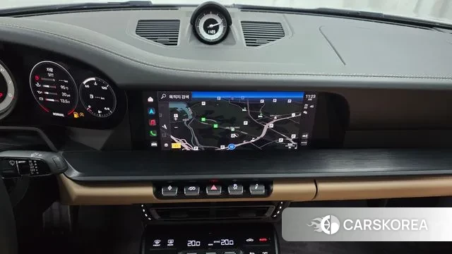 Porsche 911(992) 2022 Серебристо-серый из Кореи, фото 5