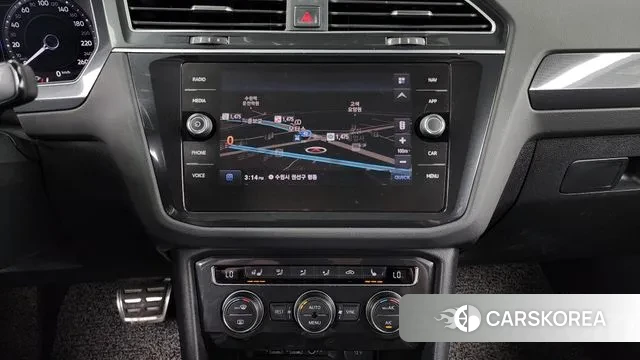 Volkswagen Tiguan second Generation 2018 Белый из Кореи, фото 5