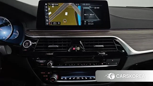 BMW 5 Series (G30) 2018 Белый из Кореи, фото 5