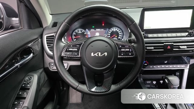 Kia Seltos 2022 Черный из Кореи, фото 5