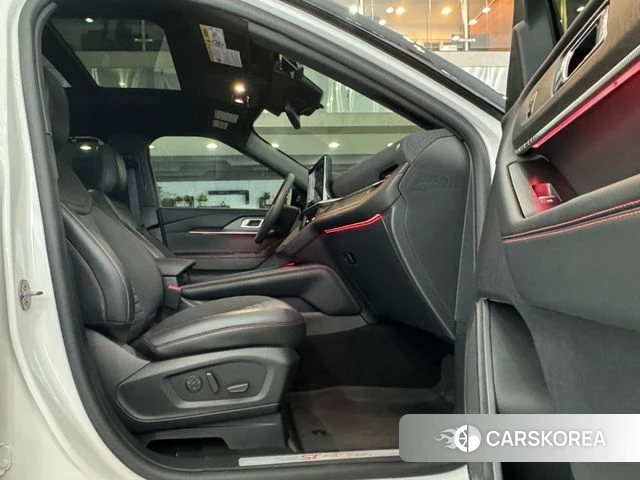 Ford Explorer 6th Generation 2025 Белый из Кореи, фото 5