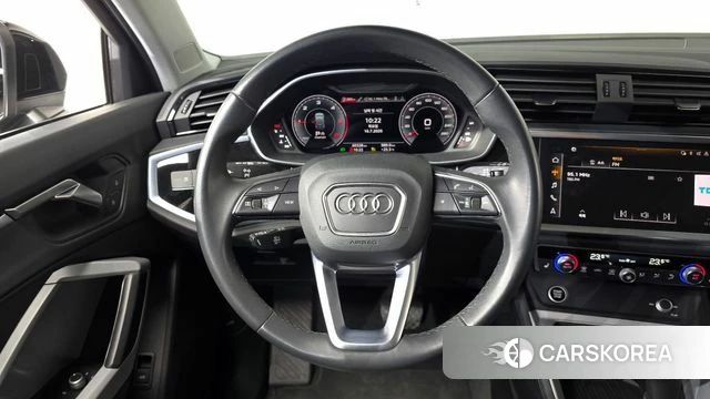Audi Q3 (F3) 2023 Черный из Кореи, фото 5