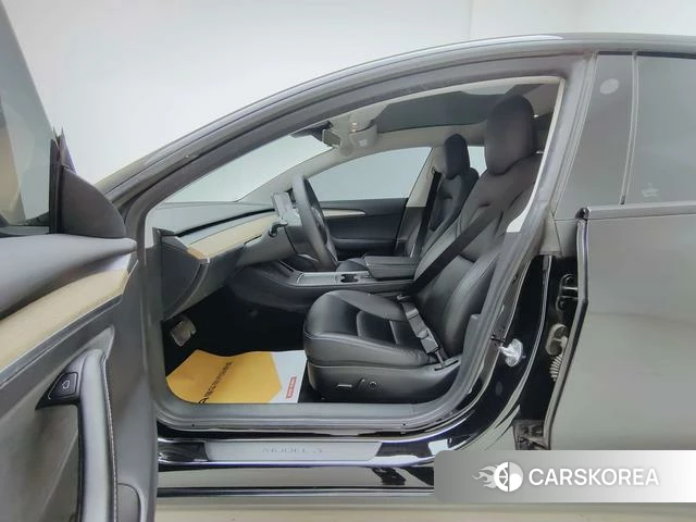 Tesla Model 3 2021 Черный из Китая, фото 5