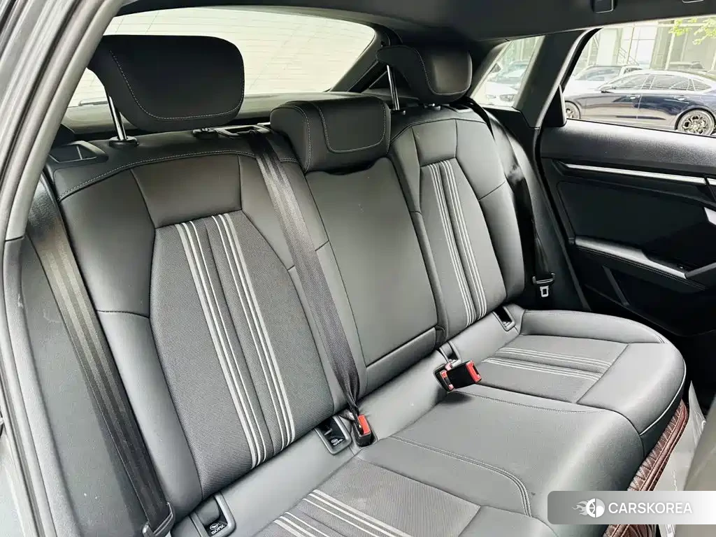 Audi A3 2023 Silver/gray из Китая, фото 5