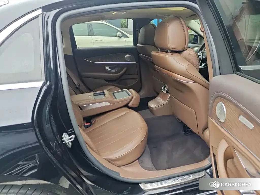 Mercedes-Benz E-Class 2022 Черный из Китая, фото 5