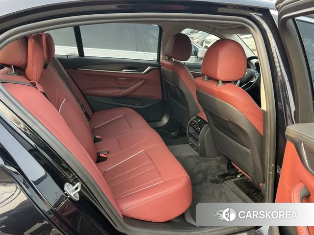 BMW 5 series 2021 Черный из Китая, фото 5