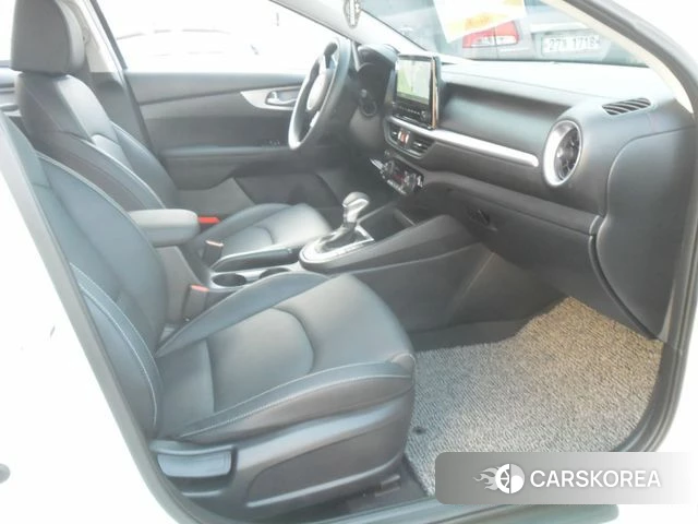 Kia The New K3 2nd generation 2024 Белый из Кореи, фото 5