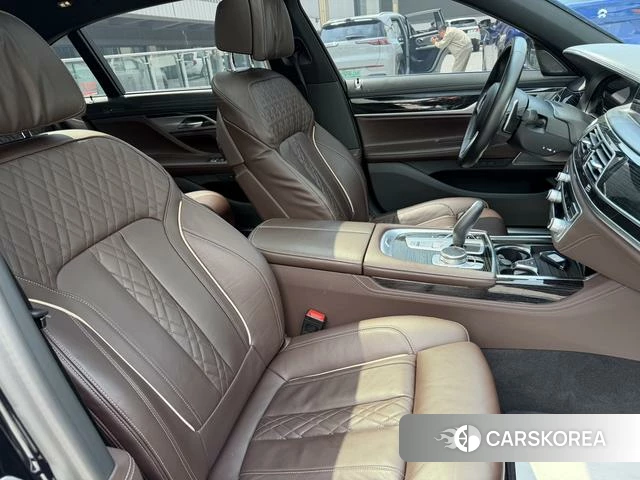 BMW 7 series 2021 Черный из Китая, фото 5