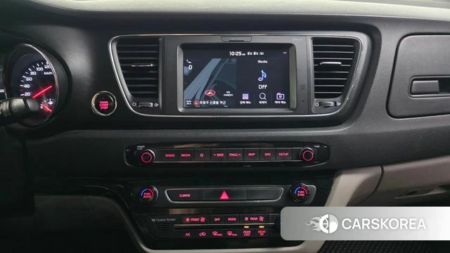 Kia The New Carnival 2018 Белый из Кореи, фото 5