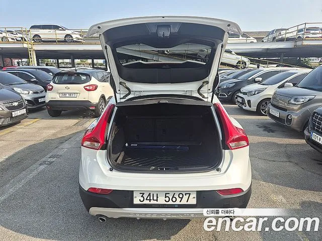 Volvo V40 Cross-Country 2019 Белый из Кореи, фото 5