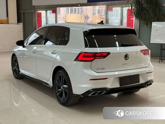 Volkswagen Golf 2023 Белый из Китая, фото 5
