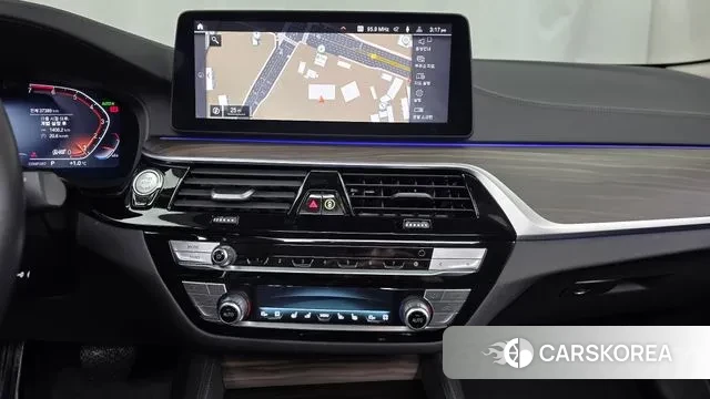 BMW 5 Series (G30) 2023 Черный из Кореи, фото 5