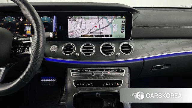 Mercedes-Benz E-Class W213 2023 Белый из Кореи, фото 5