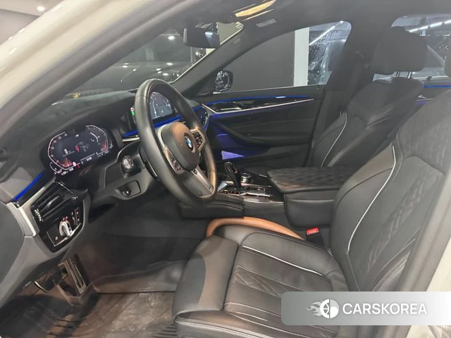 BMW 5 Series (G30) 2023 Белый из Кореи, фото 5