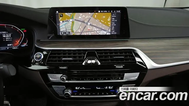 BMW 5 Series (G30) 2019 Белый из Кореи, фото 5