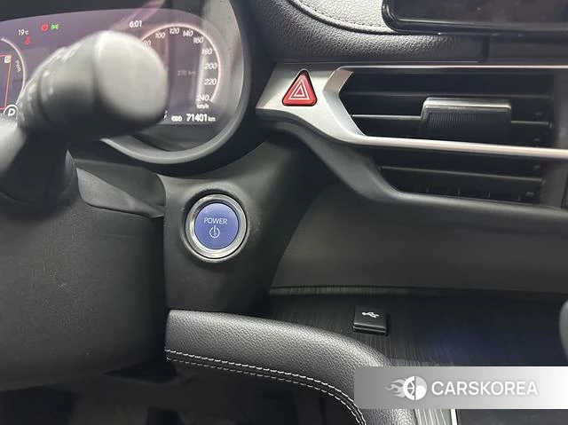 Toyota Saina 2023 Белый из Китая, фото 5