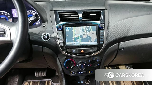 Hyundai Accent (New type) 2018 Серебристо-серый из Кореи, фото 5