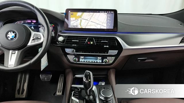 BMW 6 Series GT (G32) 2023 Серебристо-серый из Кореи, фото 5
