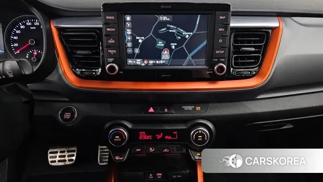 Kia Stonic 2018 Белый из Кореи, фото 5