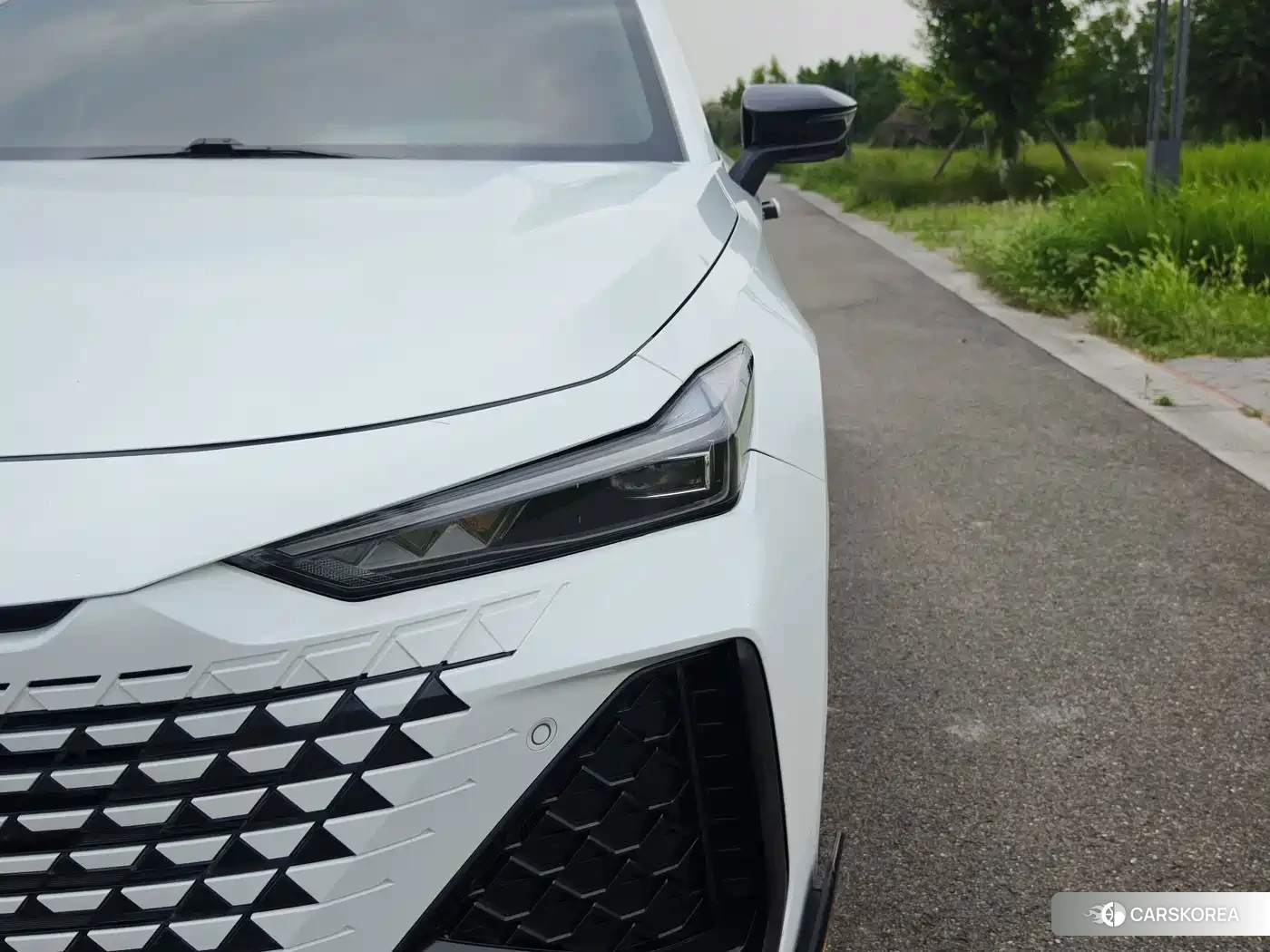 Chang'an UNI-V 2024 Белый из Китая, фото 5