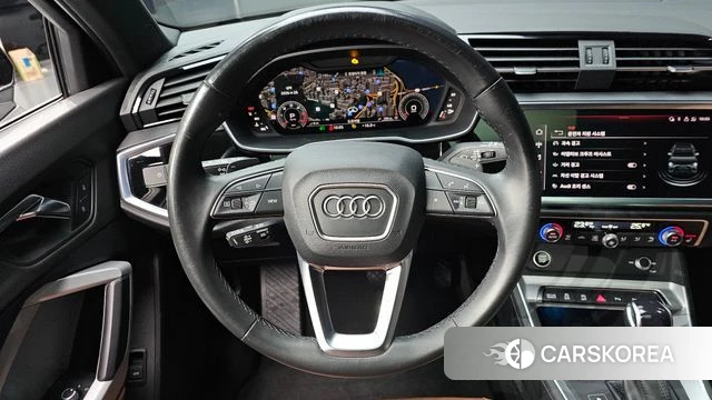 Audi Q3 (F3) 2022 Черный из Кореи, фото 5