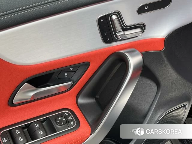 Mercedes-Benz Class A AMG (imported) 2025 Черный из Китая, фото 5