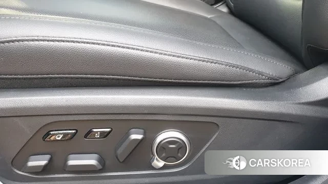 Hyundai Grandeur (GN7) 2023 Серебристо-серый из Кореи, фото 5