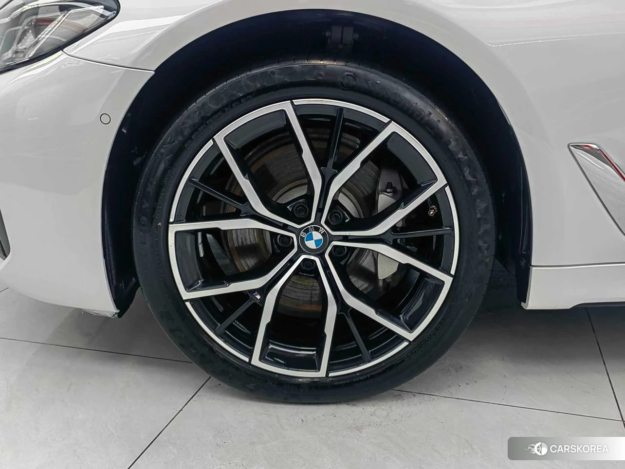 BMW 5 series 2023 Белый из Китая, фото 5