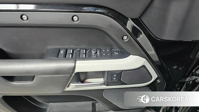 Land Rover Defender (L663) 2022 Черный из Кореи, фото 5